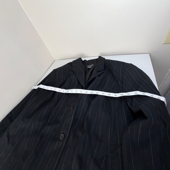 Rafaella Woman's Black Pinstripe Suit Size 20W Pants & Jacket - Picture 6 of 11